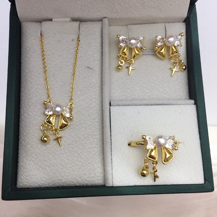 Gold plated bow necklace